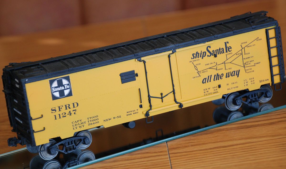 Brass Reefer Car 2 Rail O Prof Painted Santa FE11247 Max Grey US Hobby